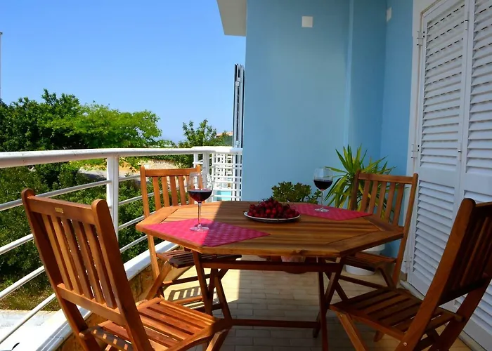 Sea Breeze Apartment